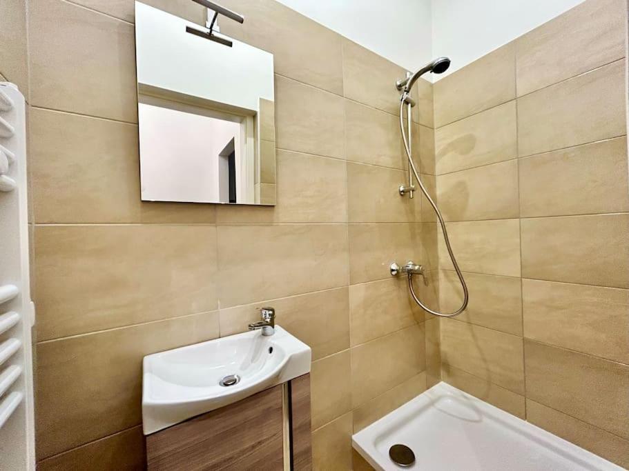 15 Min To Center - Free Parking - Sunny & Quiet Appartement Wenen Buitenkant foto